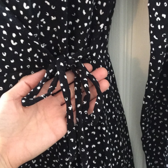 Gorgeous black and white animal print wrap dress - Picture 9 of 9